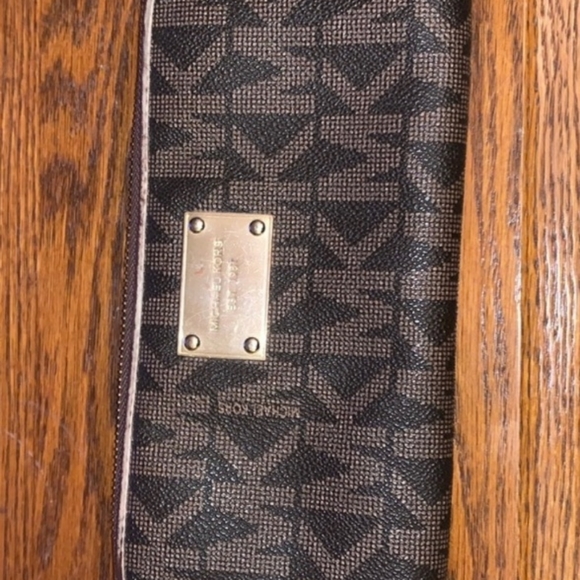 Michael Kors long wallet - Picture 1 of 11